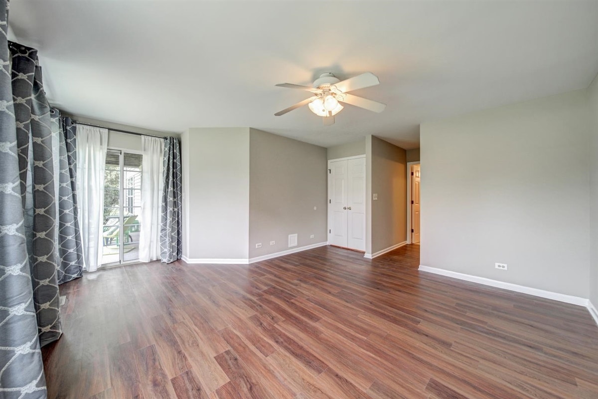 Building Photo - 5S530 Scots Dr