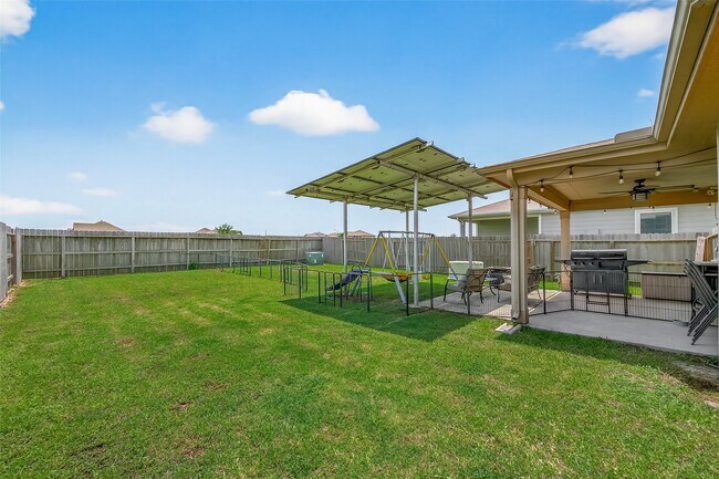 Building Photo - 2623 Hawthorn Park Ct