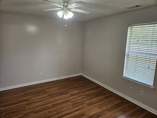 Building Photo - 809 Mason Tucker Dr