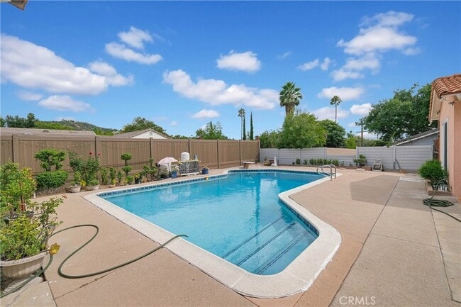 Building Photo - 1716 N Santa Anita Ave