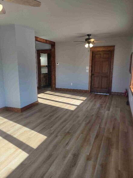 Building Photo - 103 1st St SE