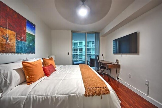 Building Photo - 170 SE 14th St