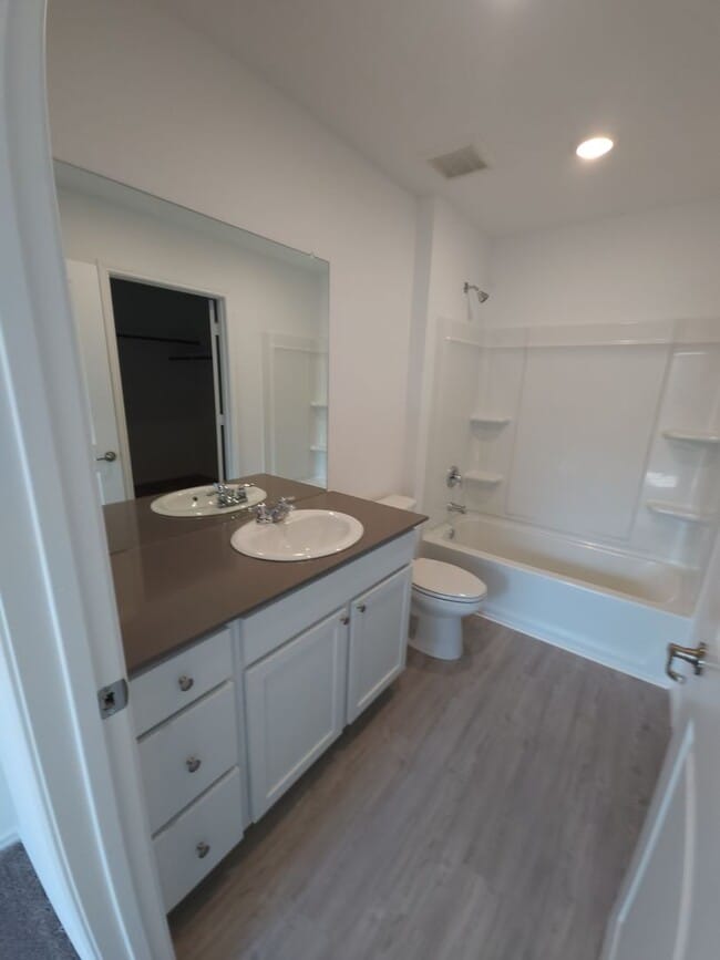 Building Photo - 2 weeks free Rent! Mission Del Lago- South of San Antonio, Tx