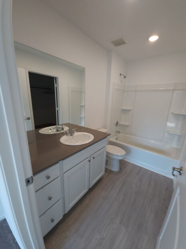 Building Photo - Mission Del Lago- South of San Antonio, Tx