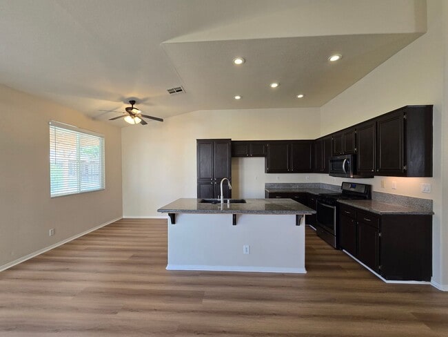 Building Photo - 42534 Coronet Ct