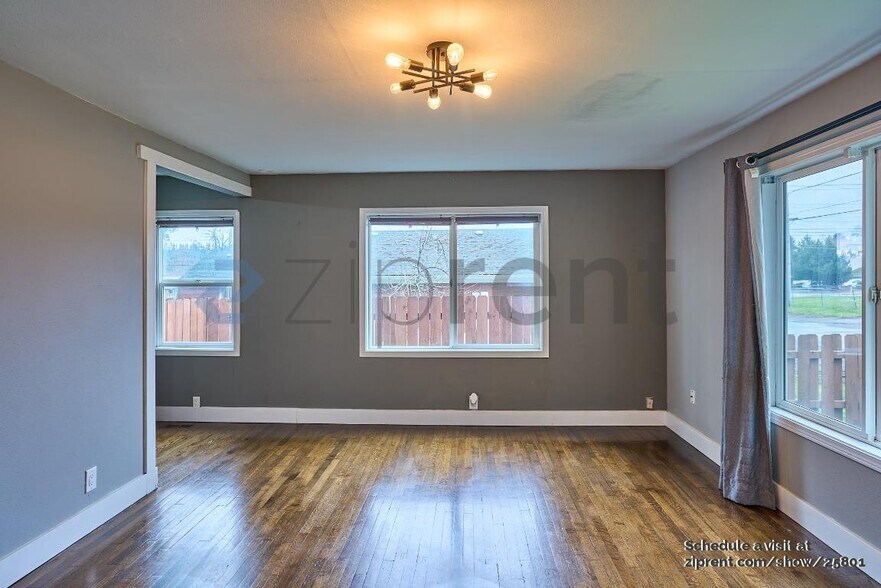 Building Photo - 2418 SE 141st Ave