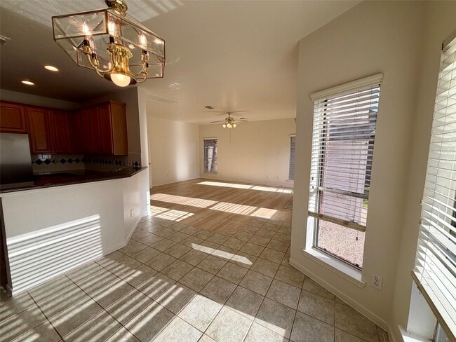 Building Photo - 2317 Orleans Ln