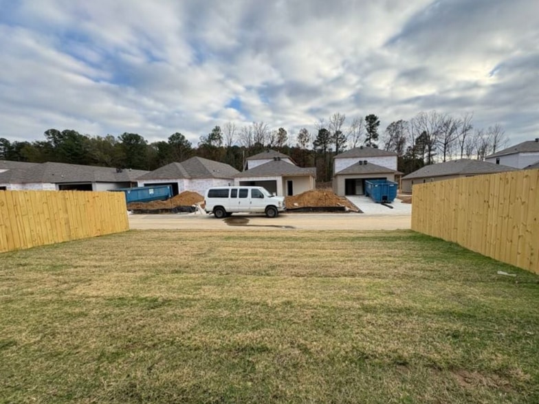 Building Photo - 10408 Marilyn Dr