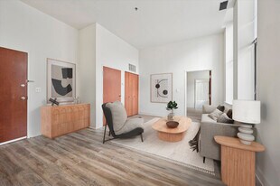 Building Photo - 1001 Chestnut St