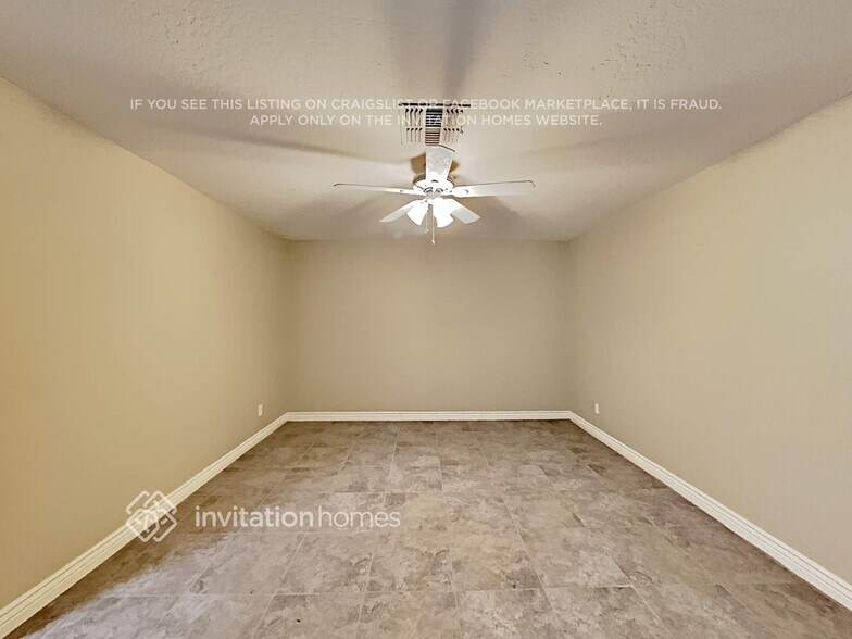 Building Photo - 3807 N 84th Ln
