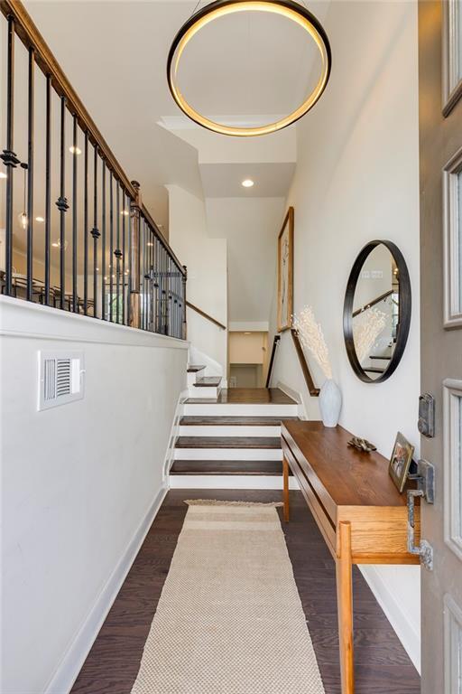 Building Photo - 842 Stonehill Ln