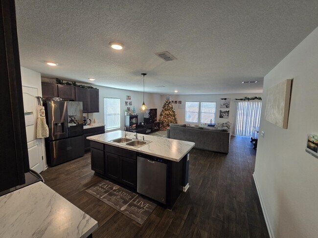 Building Photo - 108 Landing Blvd