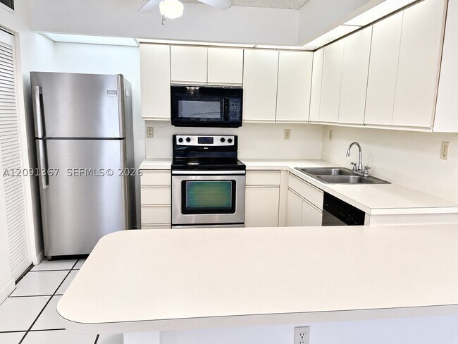 Building Photo - 13255 SW 88th Ln