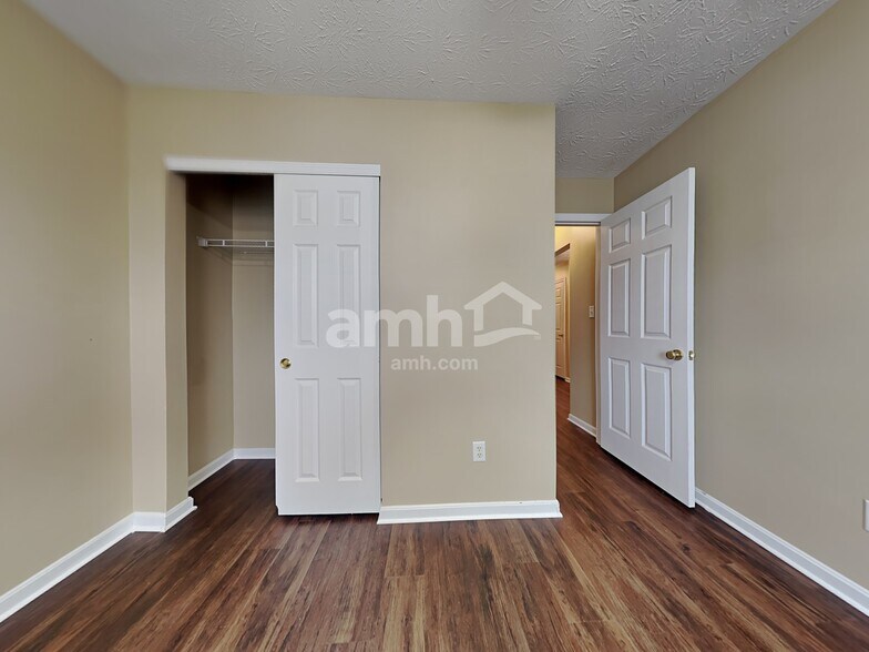 Building Photo - 1015 Meadowsweet Dr