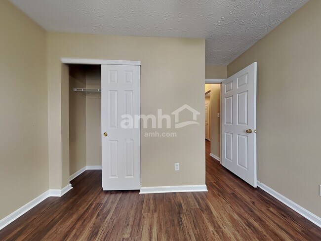 Building Photo - 1015 Meadowsweet Dr