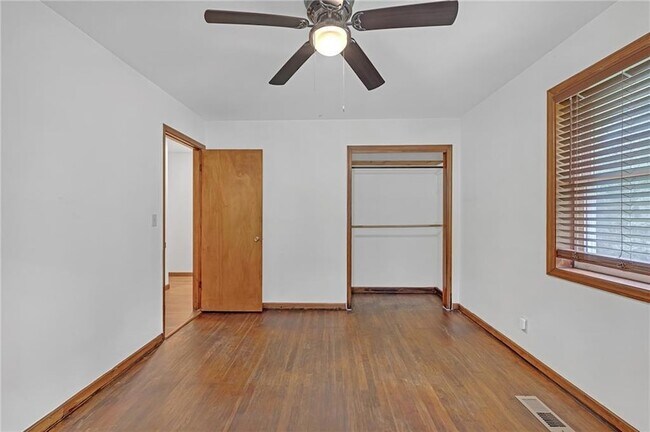 Building Photo - 5960 Brookdale Ln SW