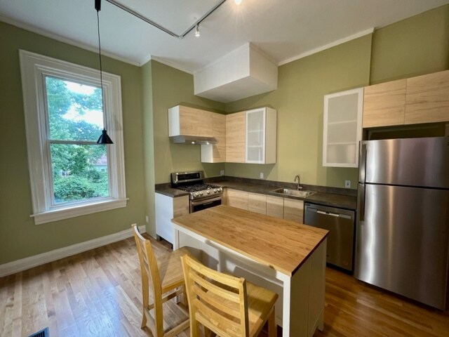 Kitchen-2 - 2618 Moorman Ave