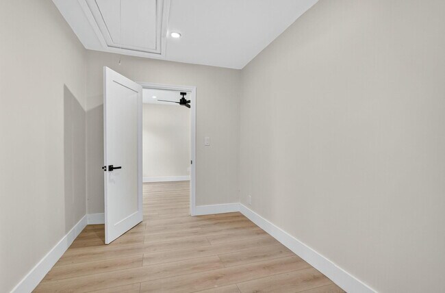 Building Photo - 280 Sulky Way
