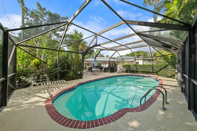 Building Photo - 129 Alhambra Pl