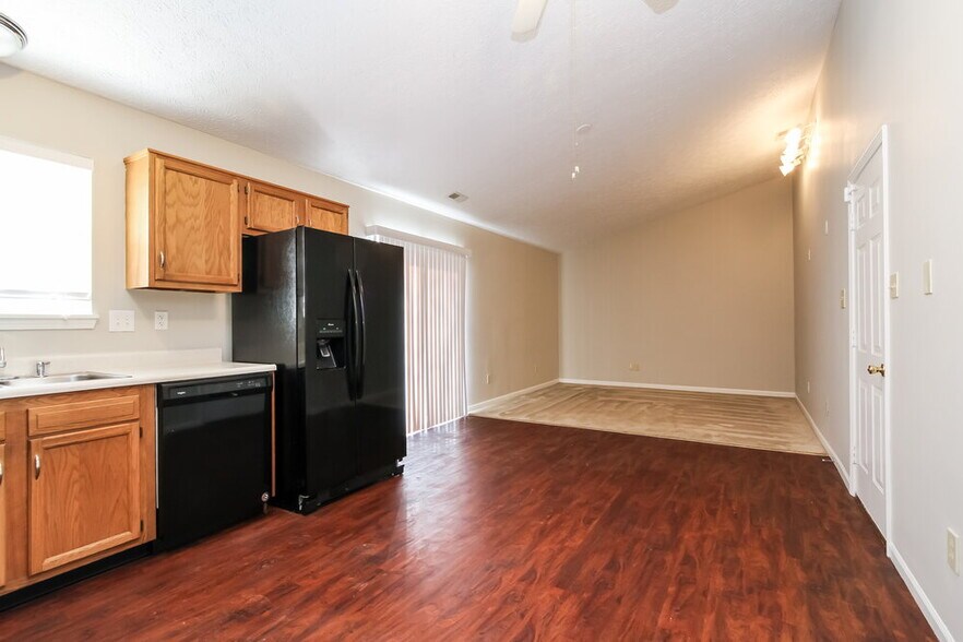 Building Photo - 6167 Connie Ct