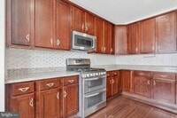 Building Photo - 703 Skippers Ln