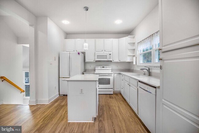 Building Photo - 43782 Brookline Terrace