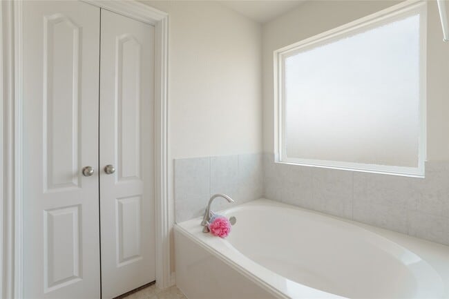 Building Photo - 2806 Old Draw Dr