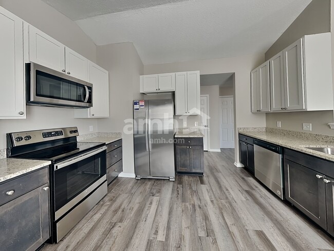 Building Photo - 9973 Waterside Dr