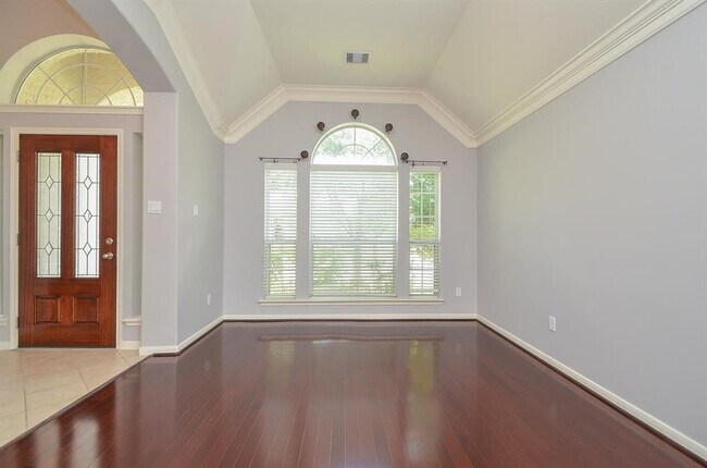 Building Photo - 6726 Oakman Ln