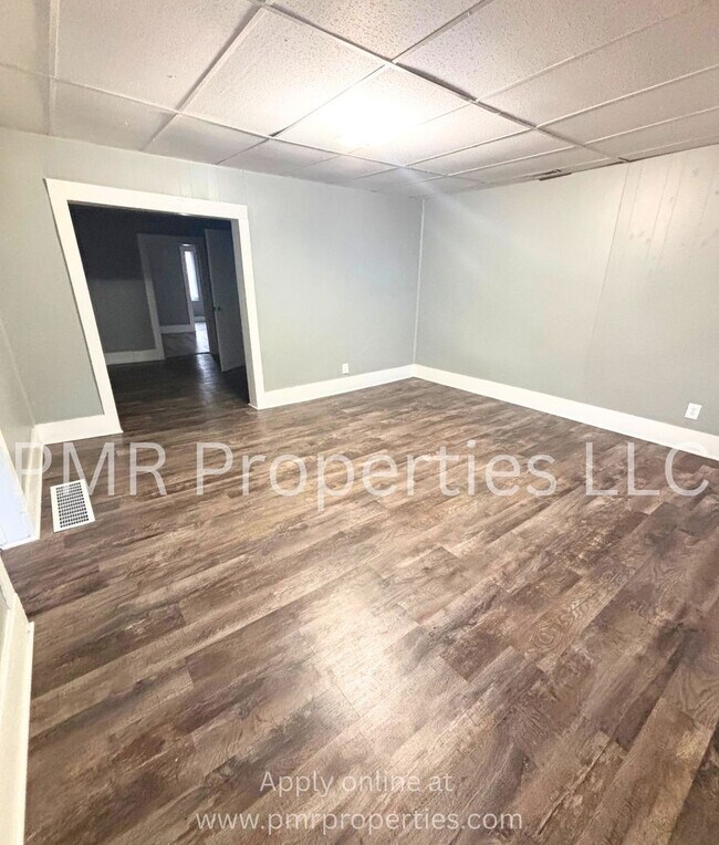 Building Photo - 516 S 16th St