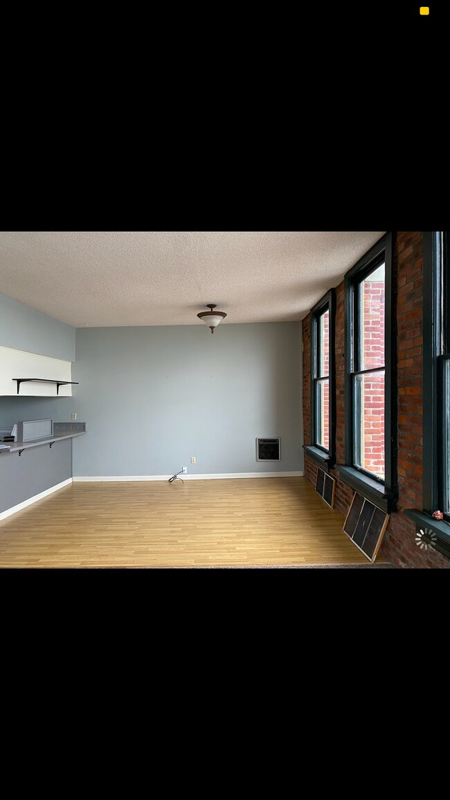 Building Photo - 938 Water St