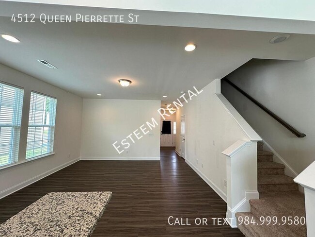 Building Photo - 4512 Queen Pierrette St
