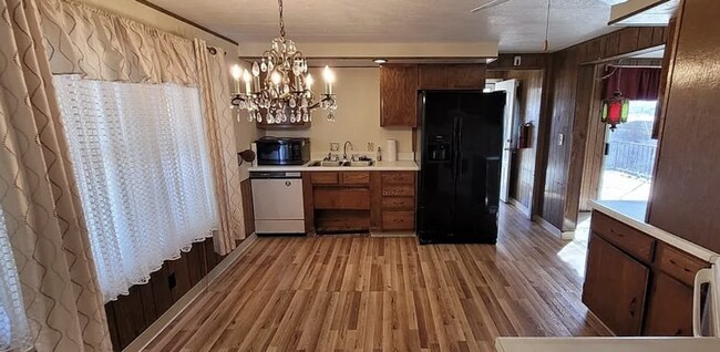 Building Photo - Charming 2-Bed Pueblo West Home with Vintage Character & Covered Parking