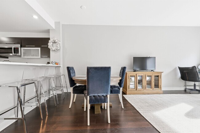 Building Photo - 1450 Washington St