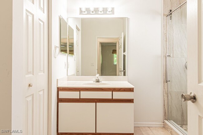 Building Photo - 590 6th St NE