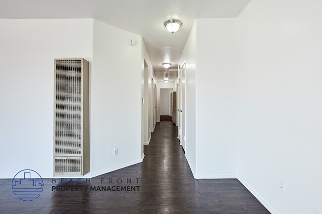 Building Photo - 1035 Raymond