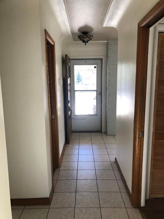 Building Photo - Charming 4 Bd, 2 Ba, Ranch Home in D-12 School District, close to Downtown, Trails and Ft. Carson