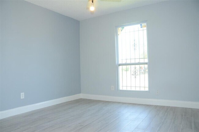 Building Photo - 6502 Briar Terrace Dr