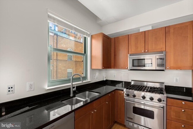 Building Photo - 2425 L St NW