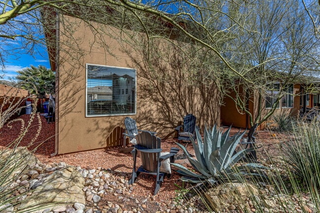 Building Photo - "Charming 3-Bedroom Retreat with 2 Baths and 2150 Sq. Ft. of Comfort in Santa Clara!"