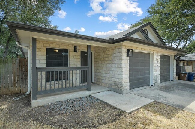 Building Photo - 3407 Blumie St