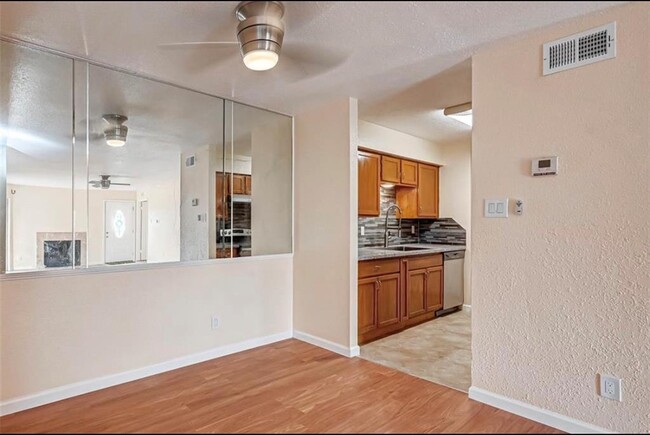 Building Photo - 9700 Leawood Blvd