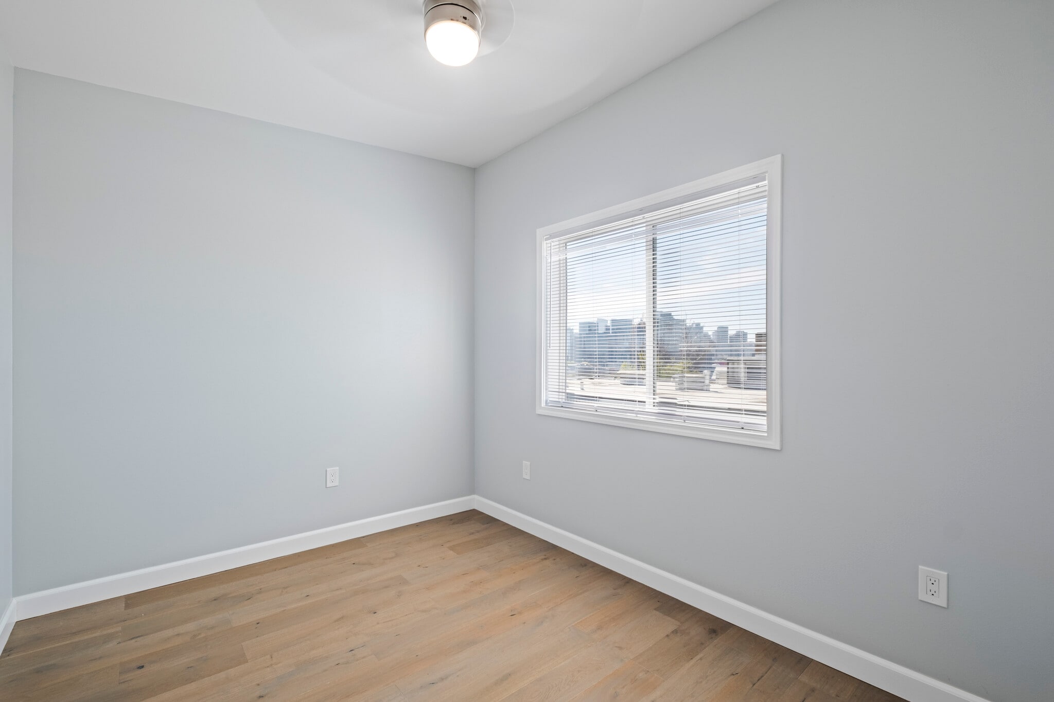 Building Photo - 812 2nd Ave N