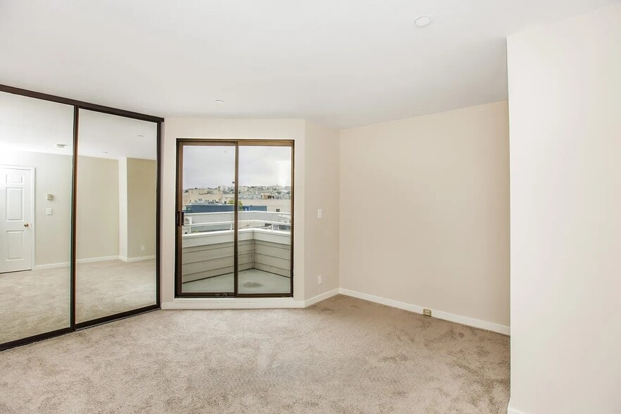 Guest Bedroom and Balcony - 2185 Bush St