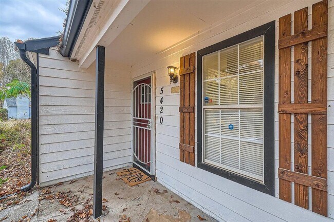 Building Photo - 5418-5420 Glen Haven Dr