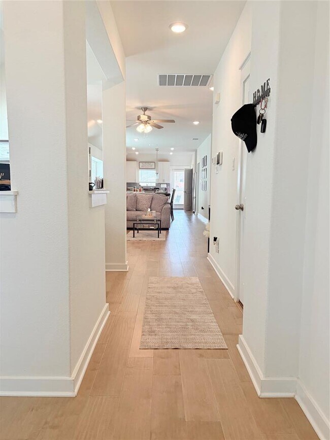 Building Photo - 182 Shackleton Dr