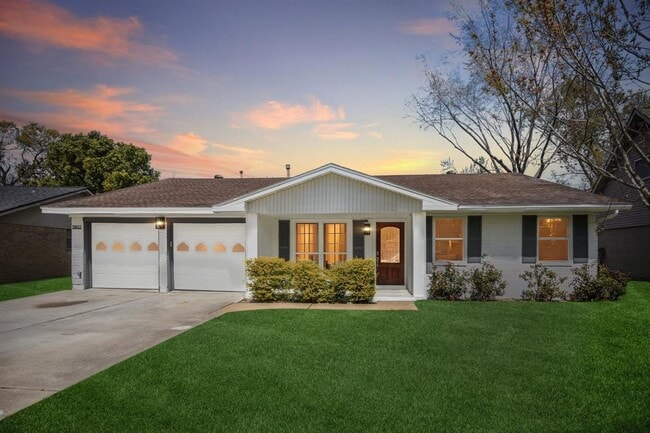 Primary Photo - 5602 Hialeah Dr