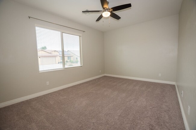 Building Photo - Executive home in The Estates at Holiday! ...
