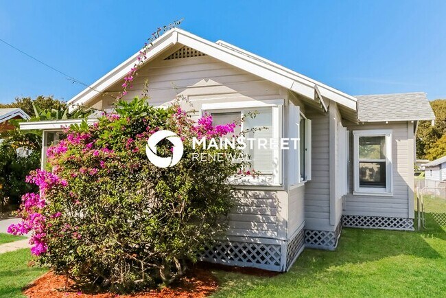 Building Photo - 2 Bedroom Pet-Friendly Home in Lake Worth, FL with Main Street Renewal