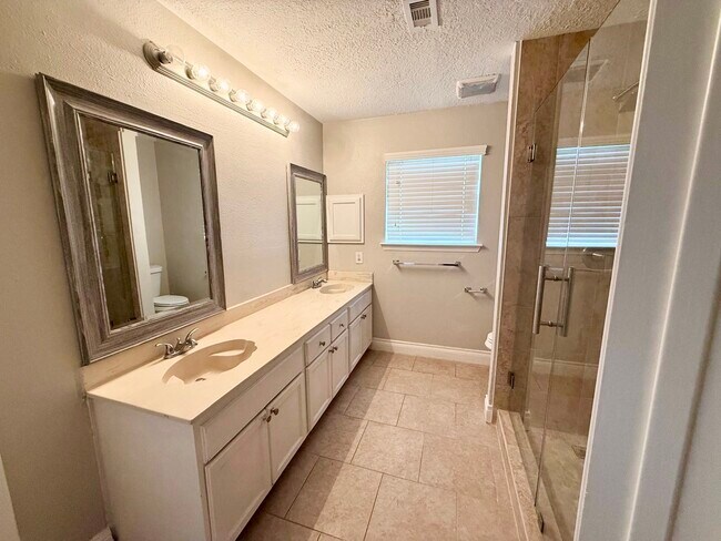 Building Photo - 16730 Frigate Dr